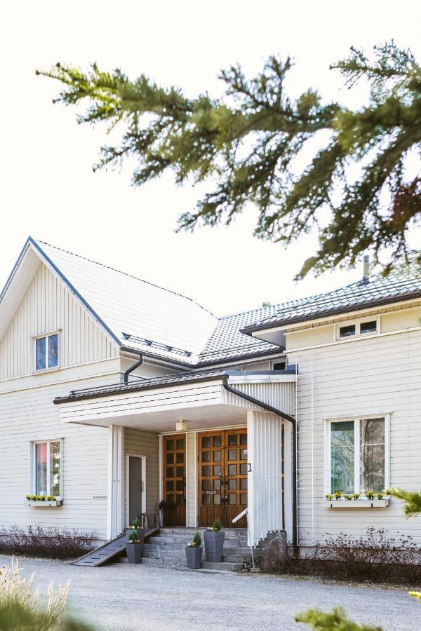 Hotel Saarijaerven Ruustinna Oy *